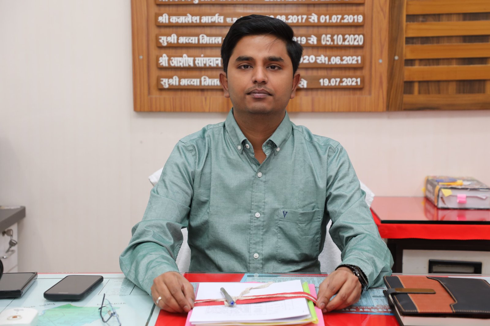 नीमच जिला पंचायत सीईओ अमन वैष्णव ने किया पदभार ग्रहण, 22 की उम्र में बने थे आईएएस
