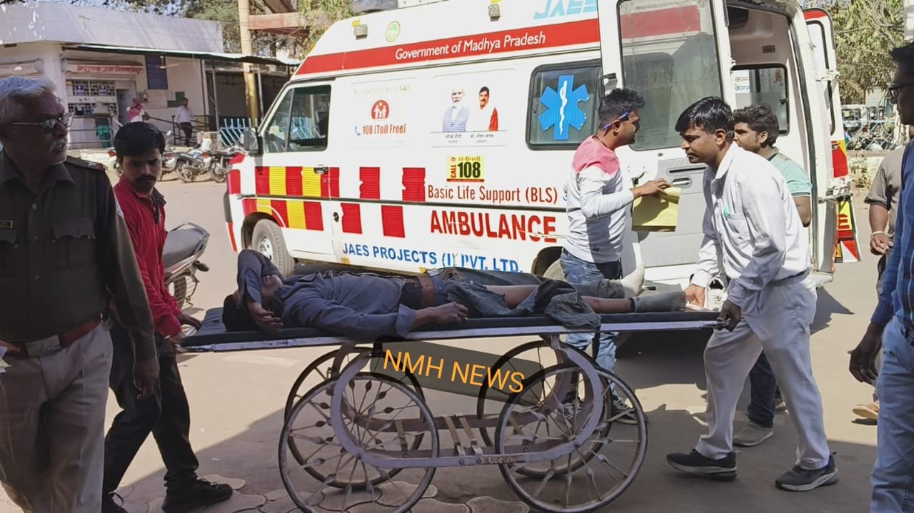 सेमली चंद्रावत में बाइक और पिकअप में भिड़ंत, बाइक सवार गंभीर घायल