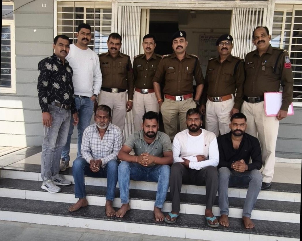 नीमच सिटी पुलिस ने लगातार फर्जी तरीके से भूमि की रजिस्ट्री और अनुबंध करने वाले गिरोह का किया पर्दाफाश, 56 लाख की थी धोखाधड़ी, गोविंद समेत 6 आरोपी गिरफ्तार