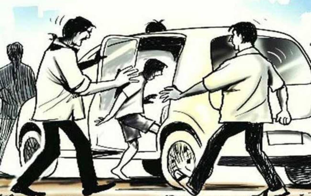 नीमच सिटी में दिनदहाड़े बच्चे के अपहरण की कोशिश, इलाके में मचा हड़कंप, पुलिस खंगाल रही CCTV फुटेज