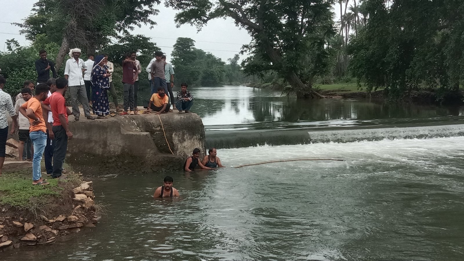 ताल नदी में डूबा 15 साल का गौरव, तलाश जारी, हंसते खेलते परिवार पर टूटा दुखो का पहाड़